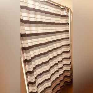 Navy & cream Striped Shower Curtain + 2 decorative towels